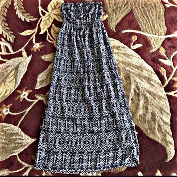 One Clothing Tube Maxi dress perfect for spring! - Picture 2 of 5